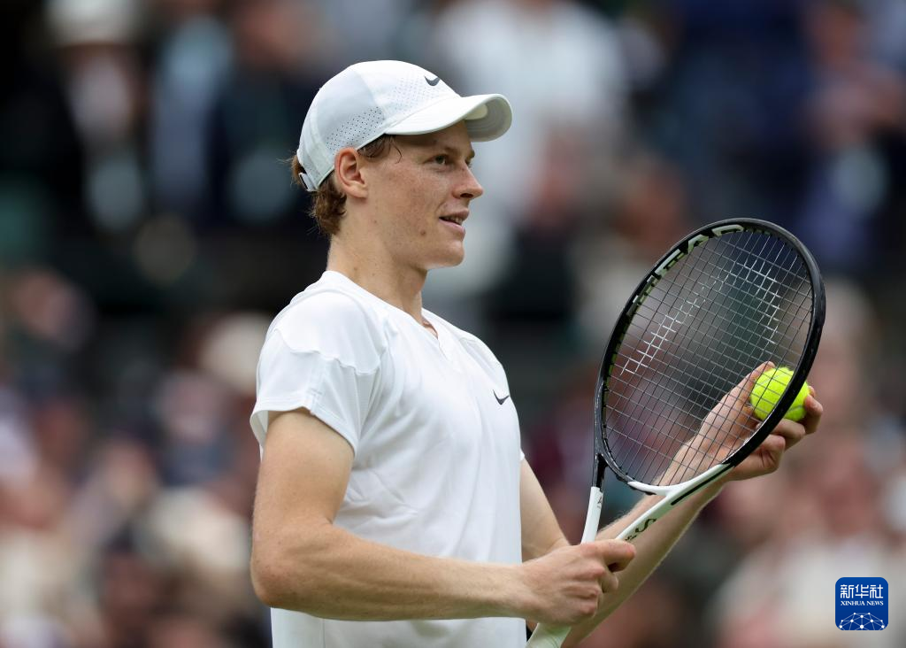 他的坦率不 他的坦率不