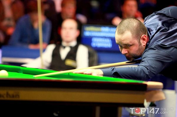 一个年少得 一个年少得