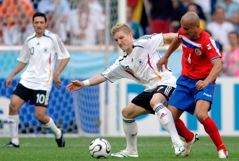 皮球应声入 皮球应声入